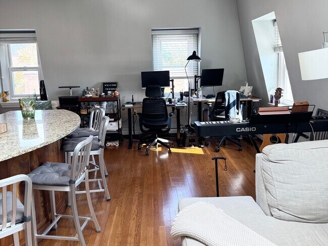 172 Bunker Hill St unit 2, Charlestown, MA 02129 - photo 3