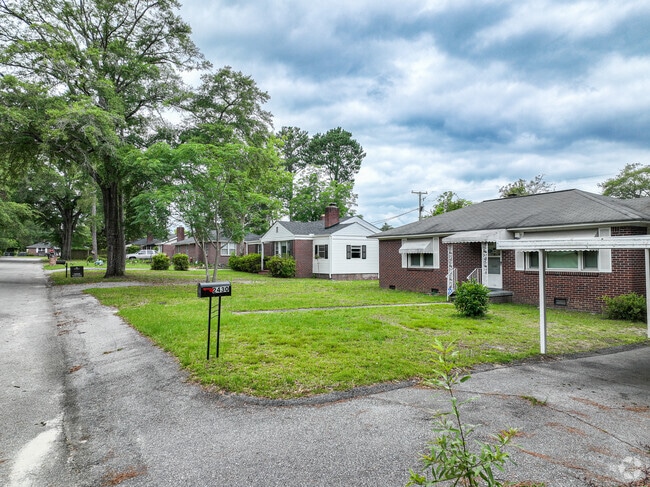 About Rochelle Heights | Schools, Demographics, Things to Do - Homes.com