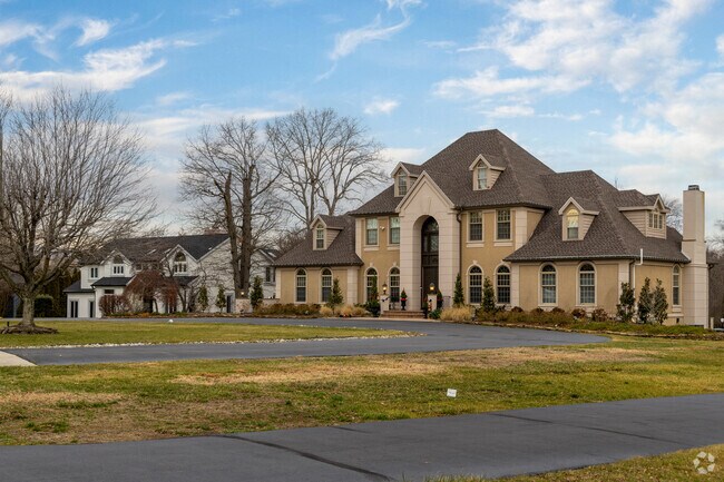 Large homes on large plots of land can be found on the outskirts of Vineland.