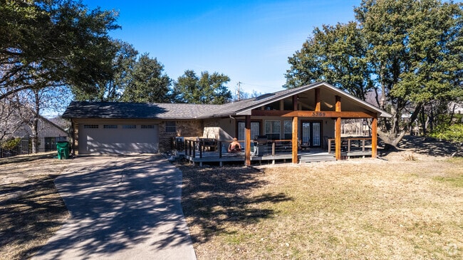 Farmhouse style homes can be found near Benbrook Lake in the City of Benbrook.