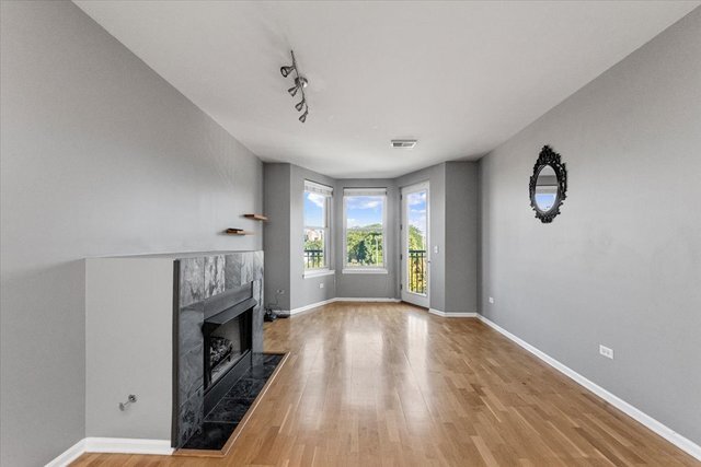 The Montreville unit 314, Chicago, IL 60642 - photo 2