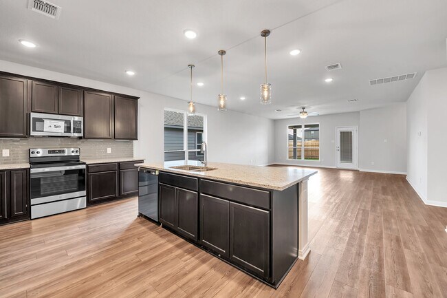 200 Captain Call Dr unit 38643327, Georgetown, TX 78626 - photo 6