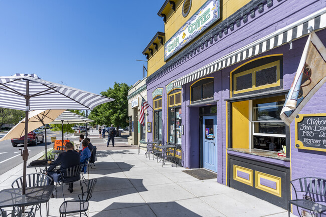 Northridge is close to some of Carson City's favorite downtown locations like Coma Coffee.