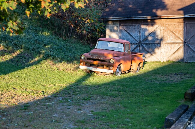 Summerhill is a quiet town with few amenities.