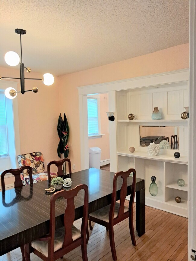 2022 Oakland Ave Unit Siyeh Sage Flat, Minneapolis, MN 55404