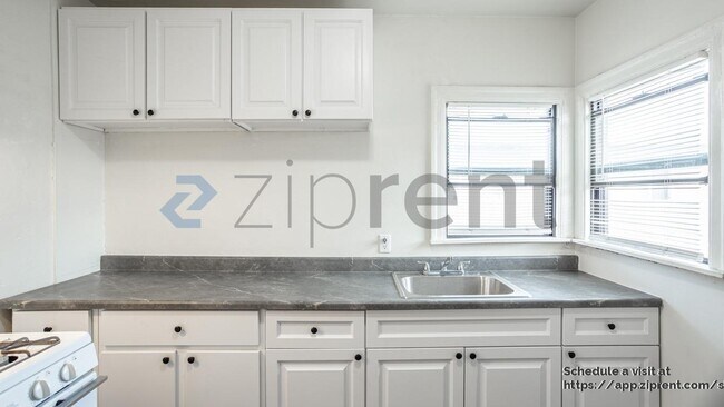 1390 E Santa Clara St, San Jose, CA 95116 - photo 7