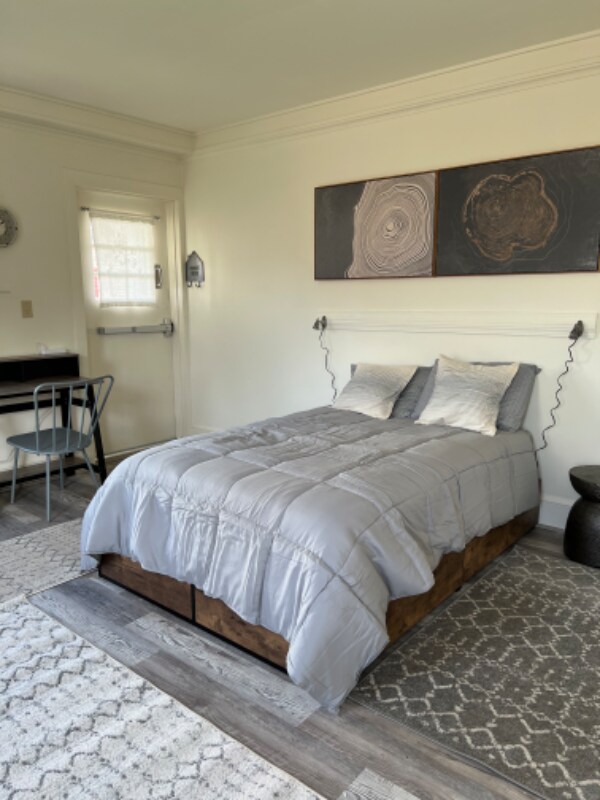 11 Chapel St, Eastport, ME 04631