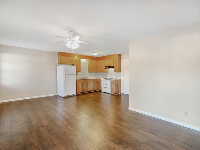 Magnolia Place, Tuscaloosa, AL 35405 - photo 2