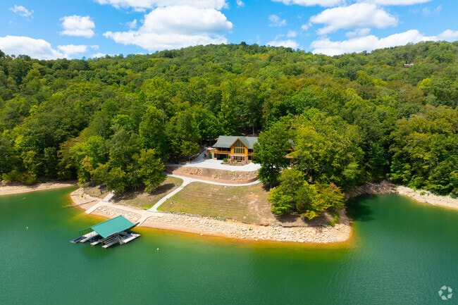 Homes in Chuck Swan offer scenic views of Norris Lake.