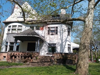 444 S 6th St, Terre Haute, IN 47807