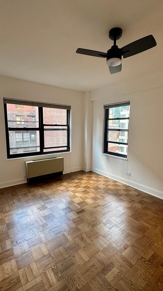 140 E 56th St Unit 12M, New York, NY 10022