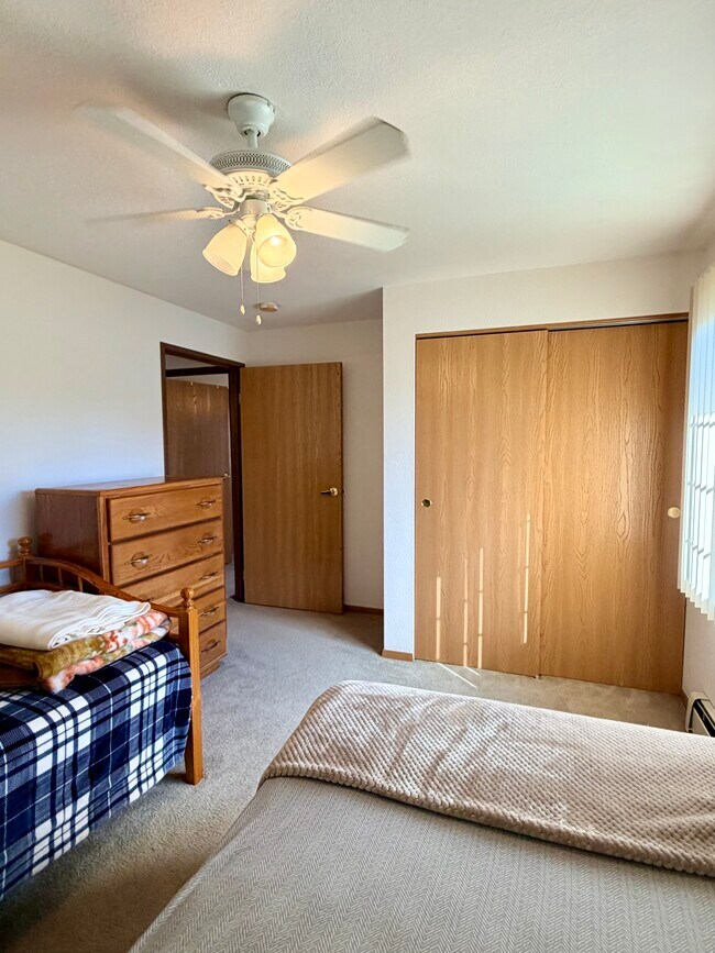 413 Rowley St unit 15, Fremont, WI 54940 - photo 5