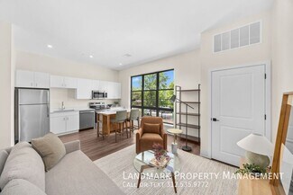 923 S State St, Lockport, IL 60441