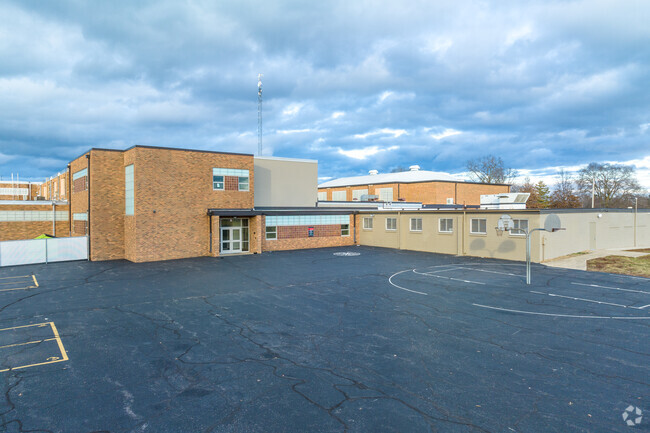 Chillicothe Junior High School has an Overall Niche Grade of A-.
