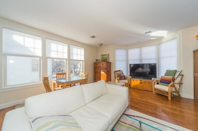 53 Winslow Rd unit A, Brookline, MA 02446 - photo 3