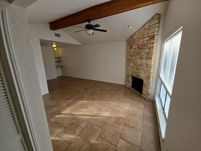 1318 Marlton St, San Marcos, TX 78666 - photo 2