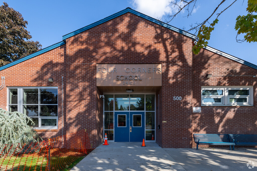 Four Corners Elementary School is a Public Elementary School in Salem OR.
