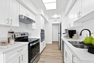 1467 Rexford Dr, Los Angeles, CA 90035