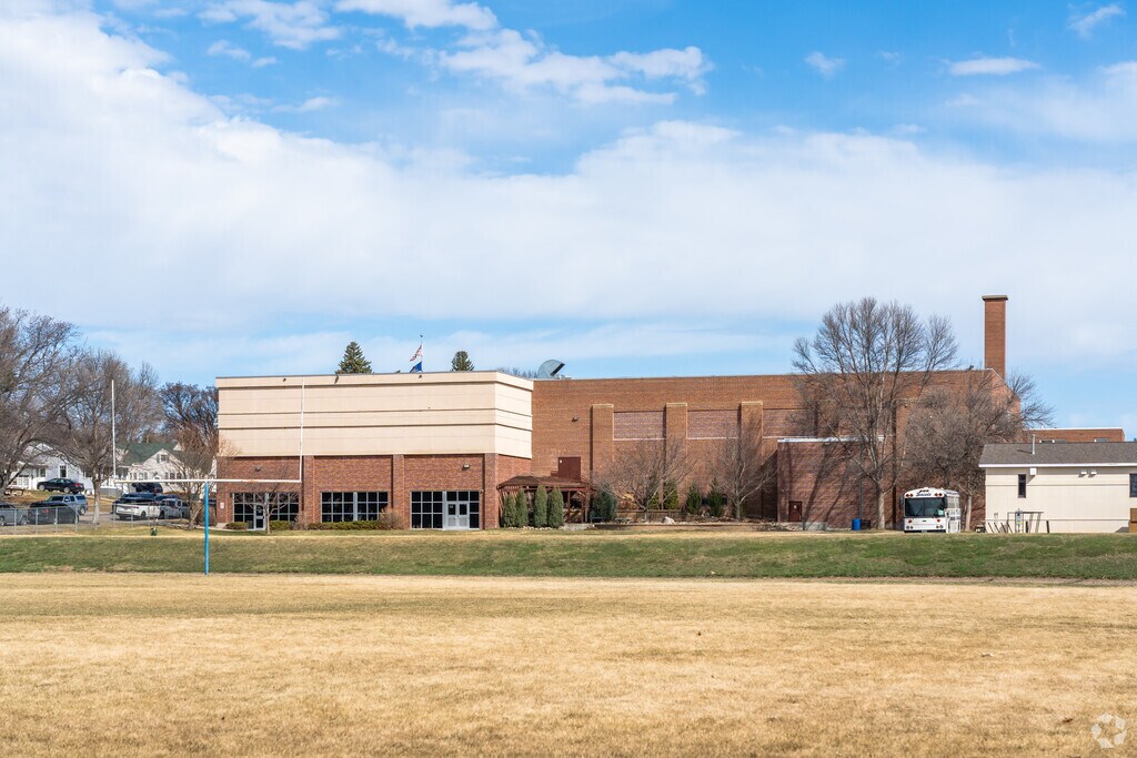 St. Mary's Academy has an average student to teacher ratio of 13 to 1.