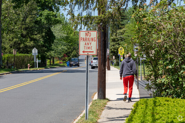 Navesink is a quaint town situated at the northern edge of Middletown.