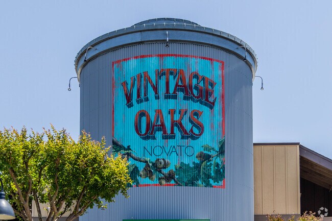 Residents of Midwest Novato go to Vintage Oaks for endless shopping and dining.