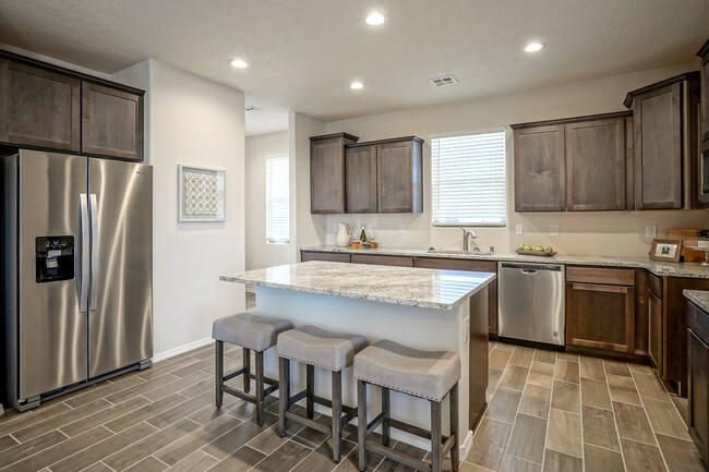 2006 de Kooning Ave SE unit 36383954, Albuquerque, NM 87106 - photo 2