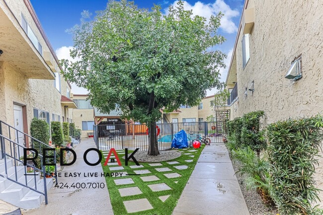 8555 Independence Ave unit 201, Canoga Park, CA 91304 - photo 7