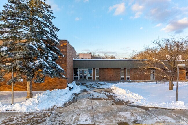 Emma Murphy Elementary School encourages positive, kind, and respectful relationships.