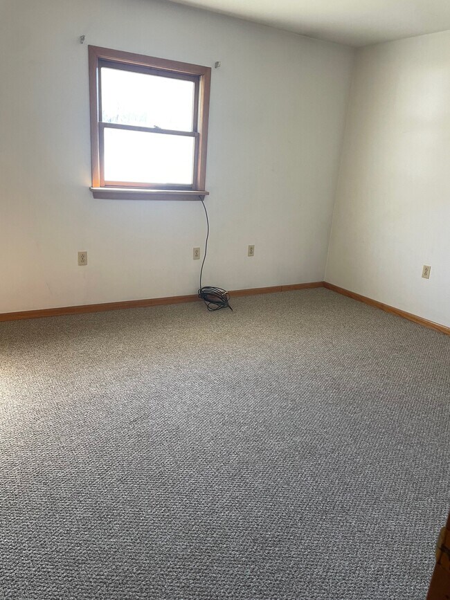 2805 Glenwood Ave unit Apartment 8, Moundsville, WV 26041 - photo 6