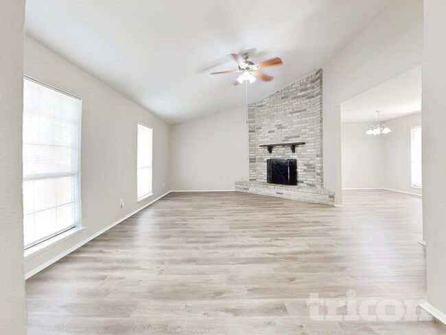 2806 Quail Run Dr, Humble, TX 77396 - photo 3