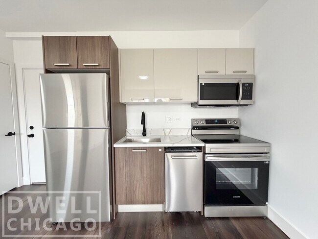 5634 N Clark St unit 301, Chicago, IL 60660 - photo 6