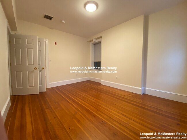 878 Massachusetts Ave unit 34, Cambridge, MA 02139 - photo 6