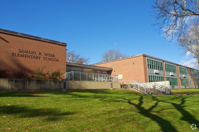 Samuel B. Webb Elementary School serves Wethersfield students from Pre-K through the 5th grade.