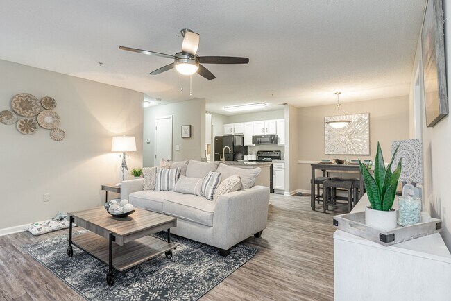 Litchfield Oaks Apartments, Pawleys Island, SC 29585 - photo 4