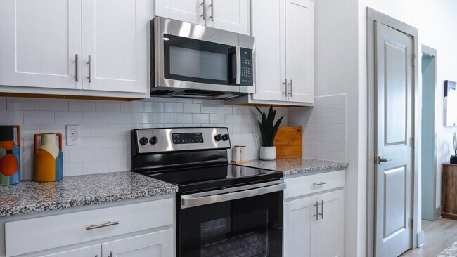 The Manchac: 1 BR, 1BA- Kitchen