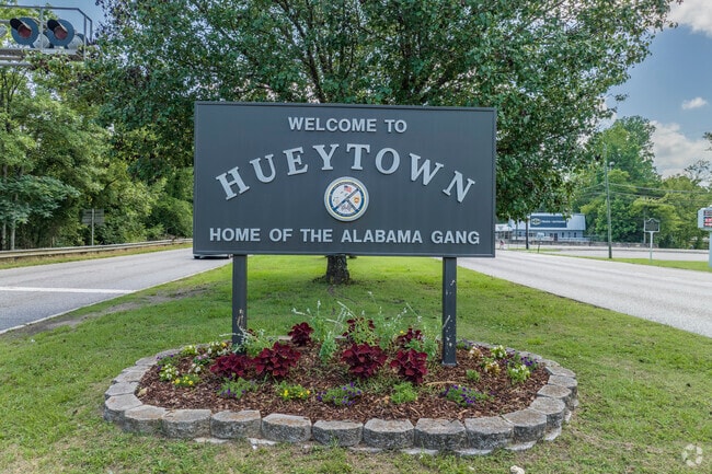 Sleepy Hueytown has a lightning-fast history and is home to NASCAR's famous Alabama Gang.