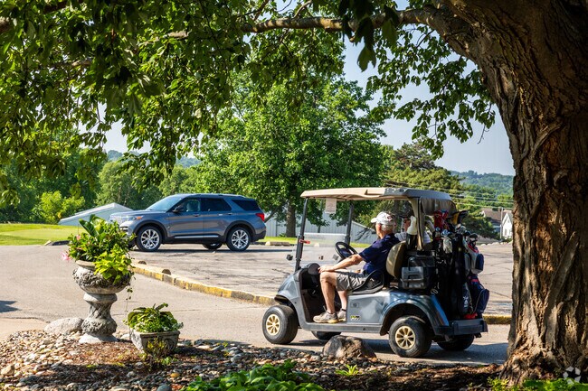The Moila Country Club regularly hosts tournaments and other events in Ashland.