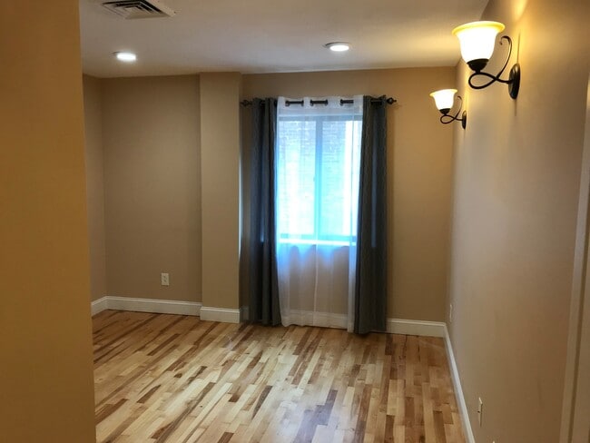 274 Chestnut Ave unit N, Jamaica Plain, MA 02130 - photo 2