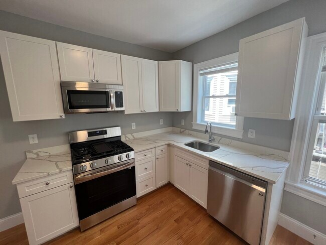 33 Hancock St unit 1, Somerville, MA 02144 - photo 2