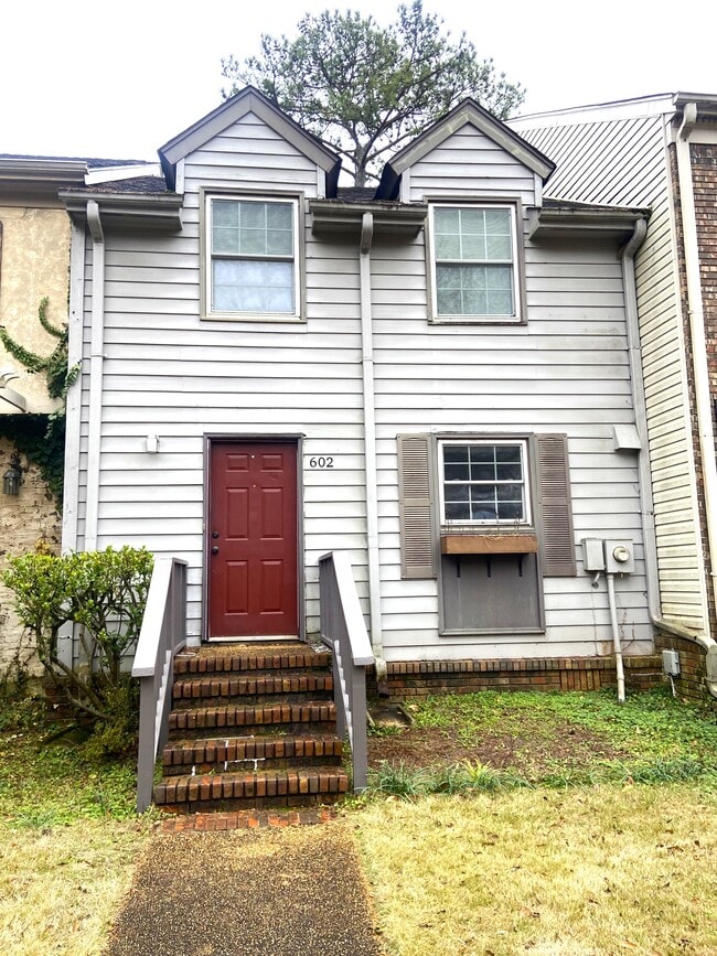 602 Old Rocky Ridge Ln, Vestavia Hills, AL 35216