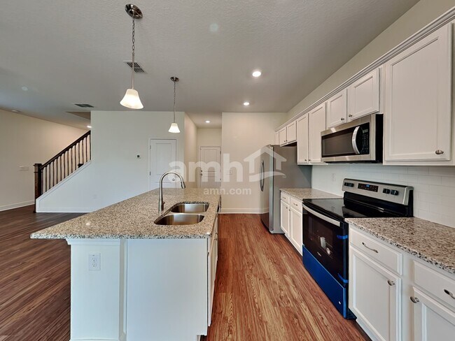 4647 Reisswood Loop, Palmetto, FL 34221 - photo 4