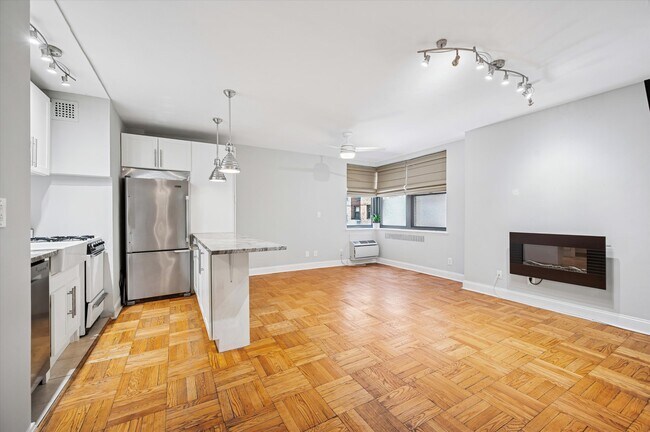 2601 Parkway Condominiums unit 205, Philadelphia, PA 19130 - photo 7