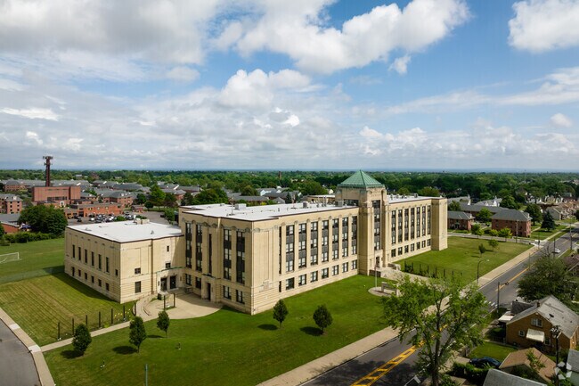 The student-teacher ratio at Frederick Olmsted #156 in Buffalo is 12 to 1.
