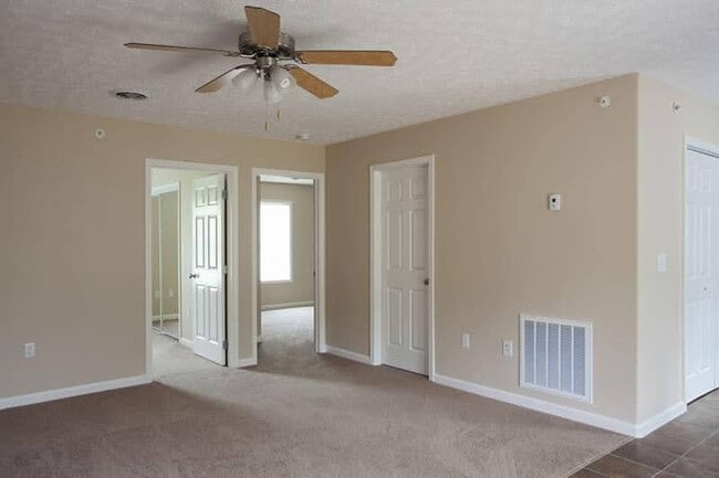 Pleasant View Apartments on Cherokee, Johnson City, TN 37604 - photo 6