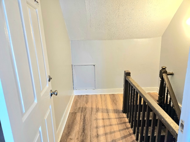 25 Saltonstall St unit Upstairs, Canandaigua, NY 14424 - photo 6