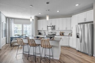 102 Ascend Cir, West Melbourne, FL 32904