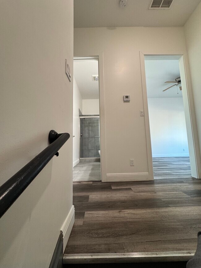 1537 9th St unit Beautifully Renovate, Oakland, CA 94607 - photo 4