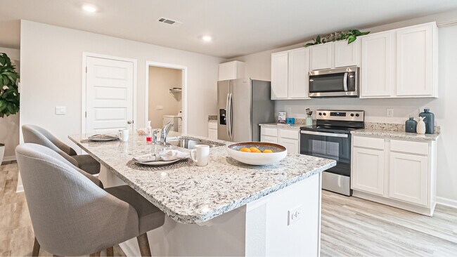 136 Aberdeen Loop, Calera, AL 35040 - photo 4