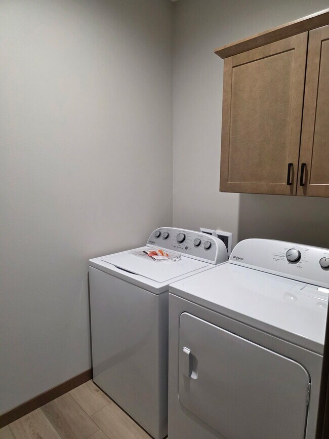 2217 Overlook Ridge Ct, Watertown, SD 57201