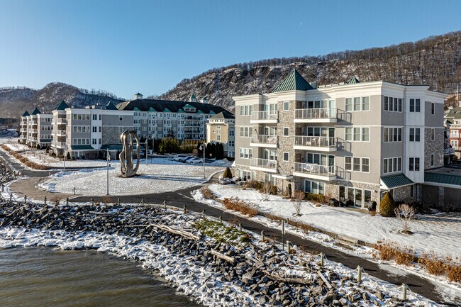 The Harbors at Haverstraw, built around 20 years ago, offers luxurious condos and townhomes with river views.